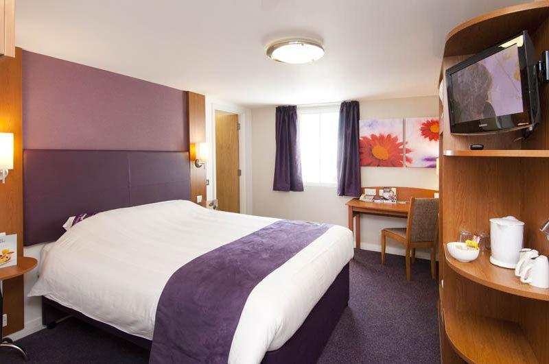 Premier Inn Glasgow Bearsden Kültér fotó