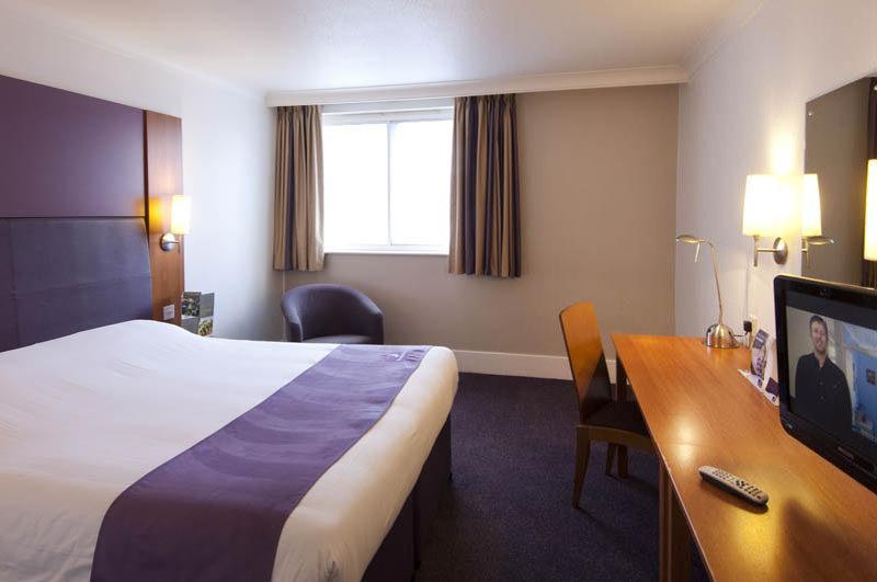 Premier Inn Glasgow Bearsden Kültér fotó
